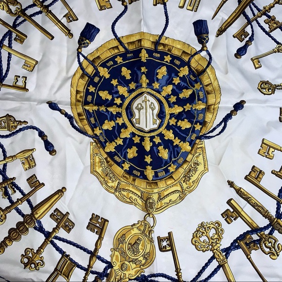 HERMES Silk Keys Les Cles Scarf 90 - Picture 2 of 10